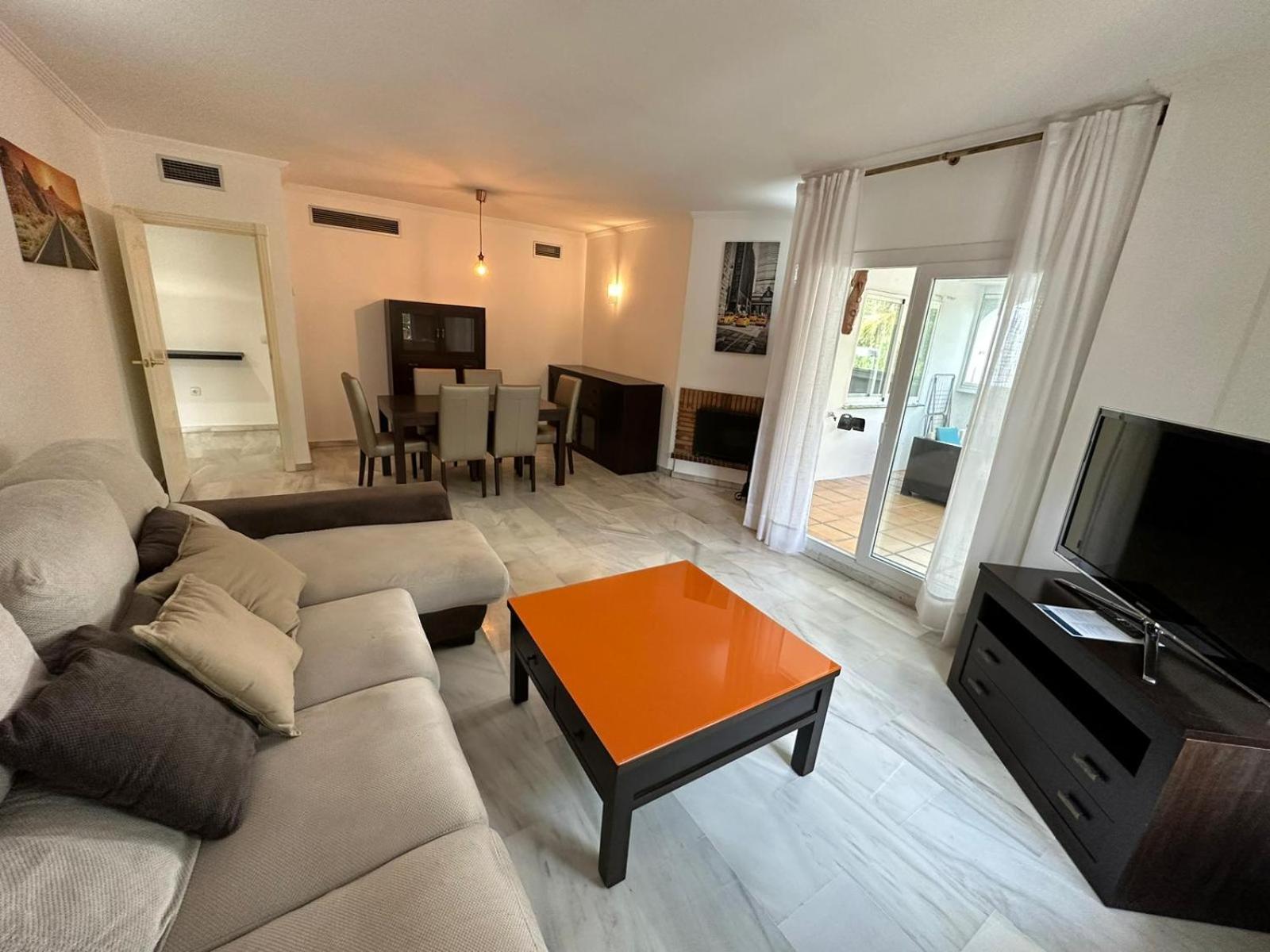 Apartamentos Naranjos Del Sol Marbella Exterior foto